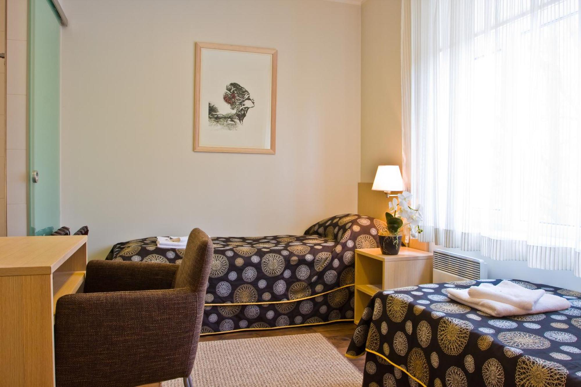 Art Hotell Rakvere Buitenkant foto